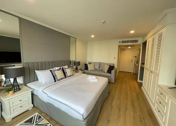 Vibrant Retreat 6 Mins Walk Bts Nana, 1br
