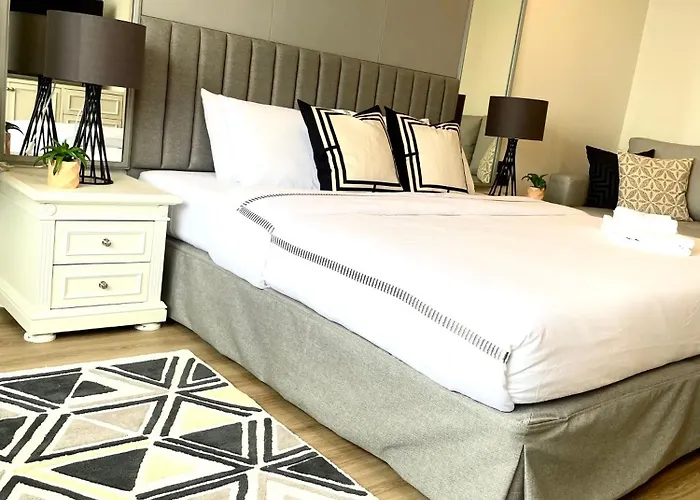 Vibrant Retreat 6 Mins Walk Bts Nana, 1br