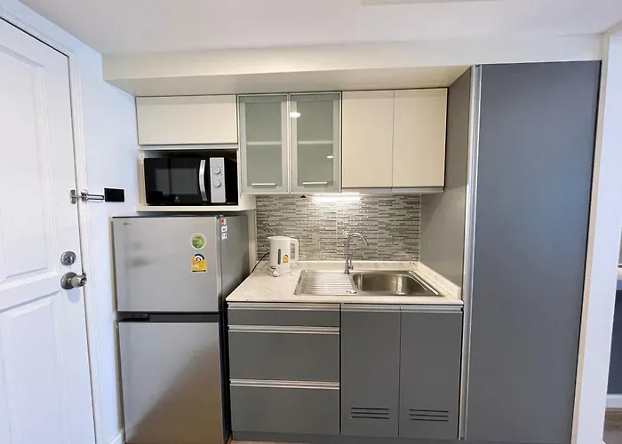 Vibrant Retreat 6 Mins Walk Bts Nana, 1br アパート