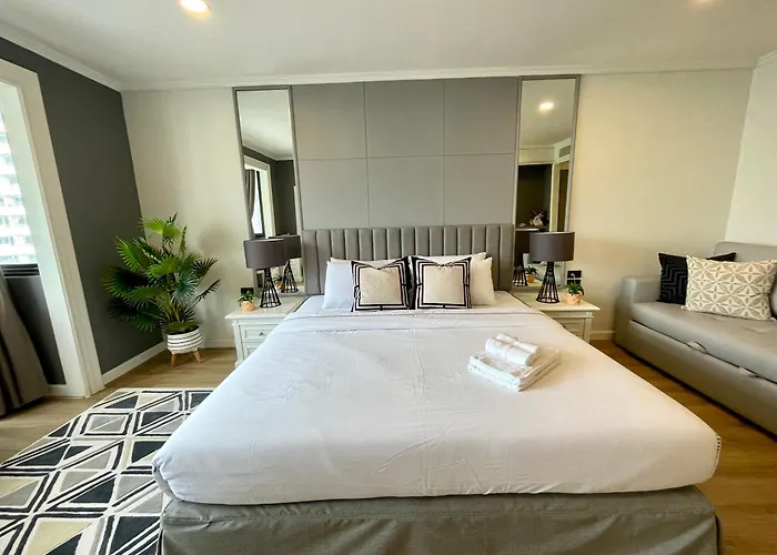 アパート Vibrant Retreat 6 Mins Walk Bts Nana, 1br