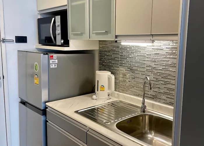 Vibrant Retreat 6 Mins Walk Bts Nana, 1br