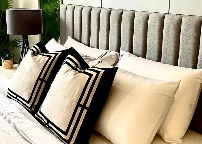 Vibrant Retreat 6 Mins Walk Bts Nana, 1br アパート *
